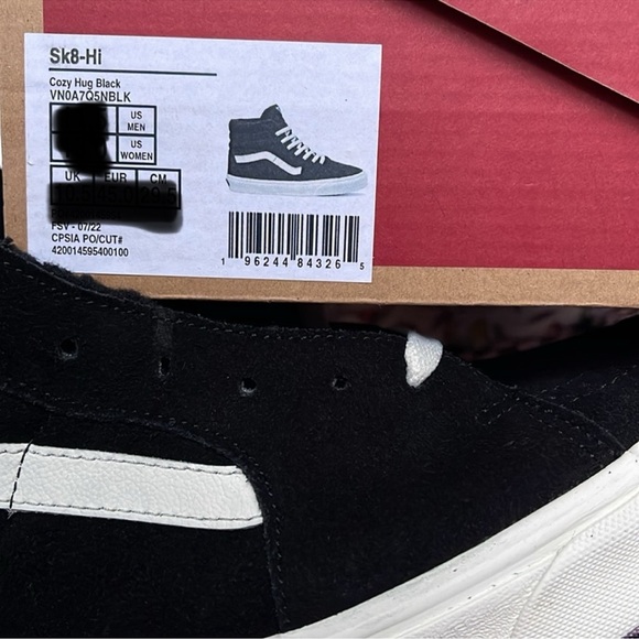 Vans Men’s Sk8-Hi
Cozy Hug Black
VN0A7Q5NBLK
Sneakers - Picture 16 of 16